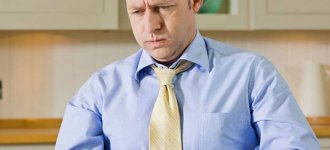 От чего трудно глотать пищу, как будто что то мешает?