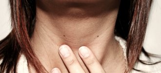 Причины появления чувства кома в горле при заболевании щитовидной железы